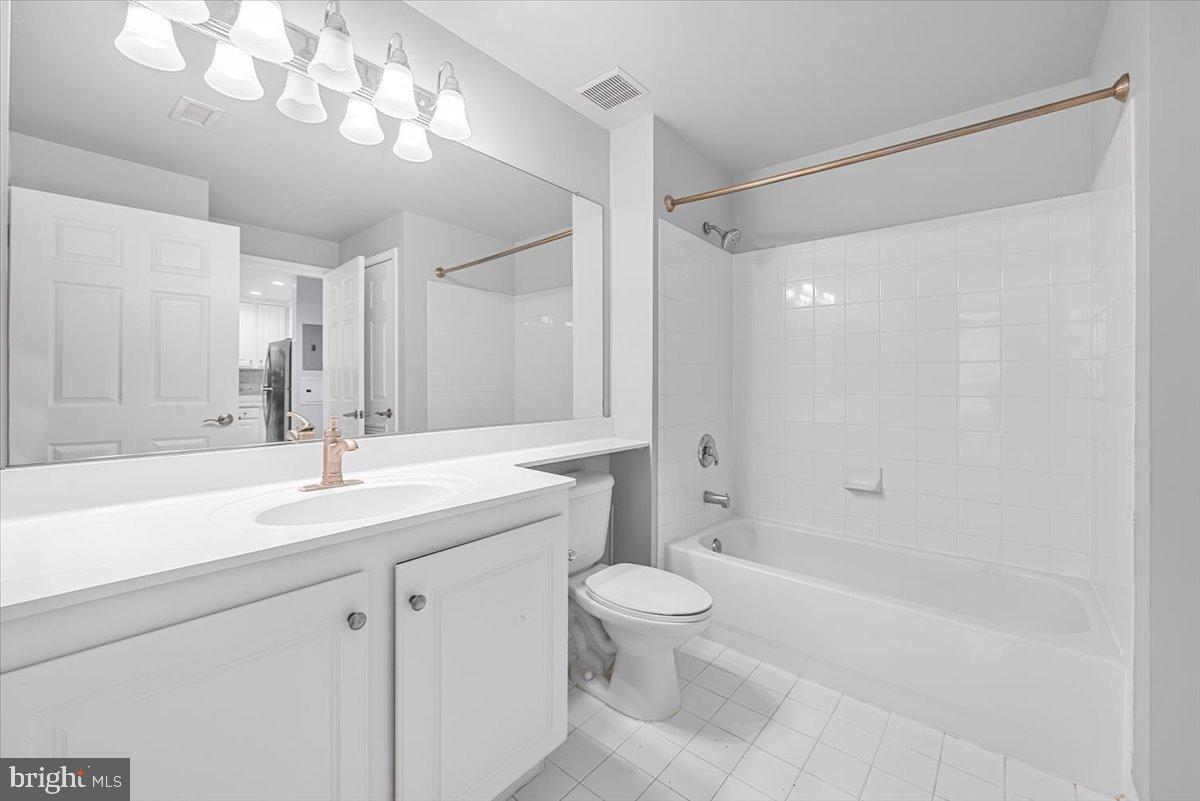 GALLERY AT WHITE FLINT - Residential Lease