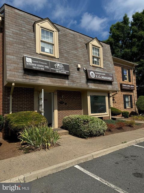 Photo of 5136 Leesburg Pike #7, ALEXANDRIA, VA 22302 (MLS # VAFX2320612)