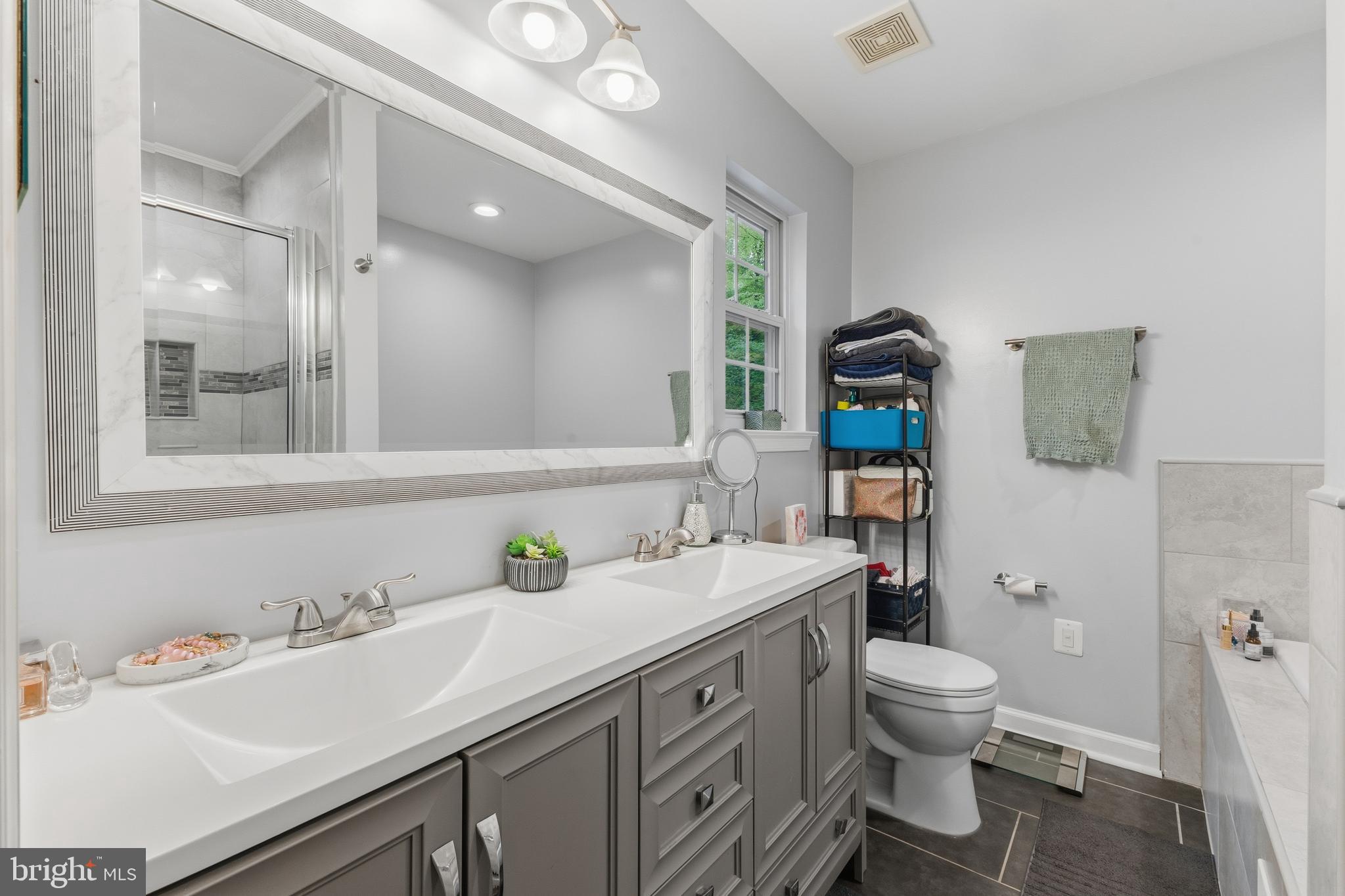 GRAHAM PARK SHORES - Residential