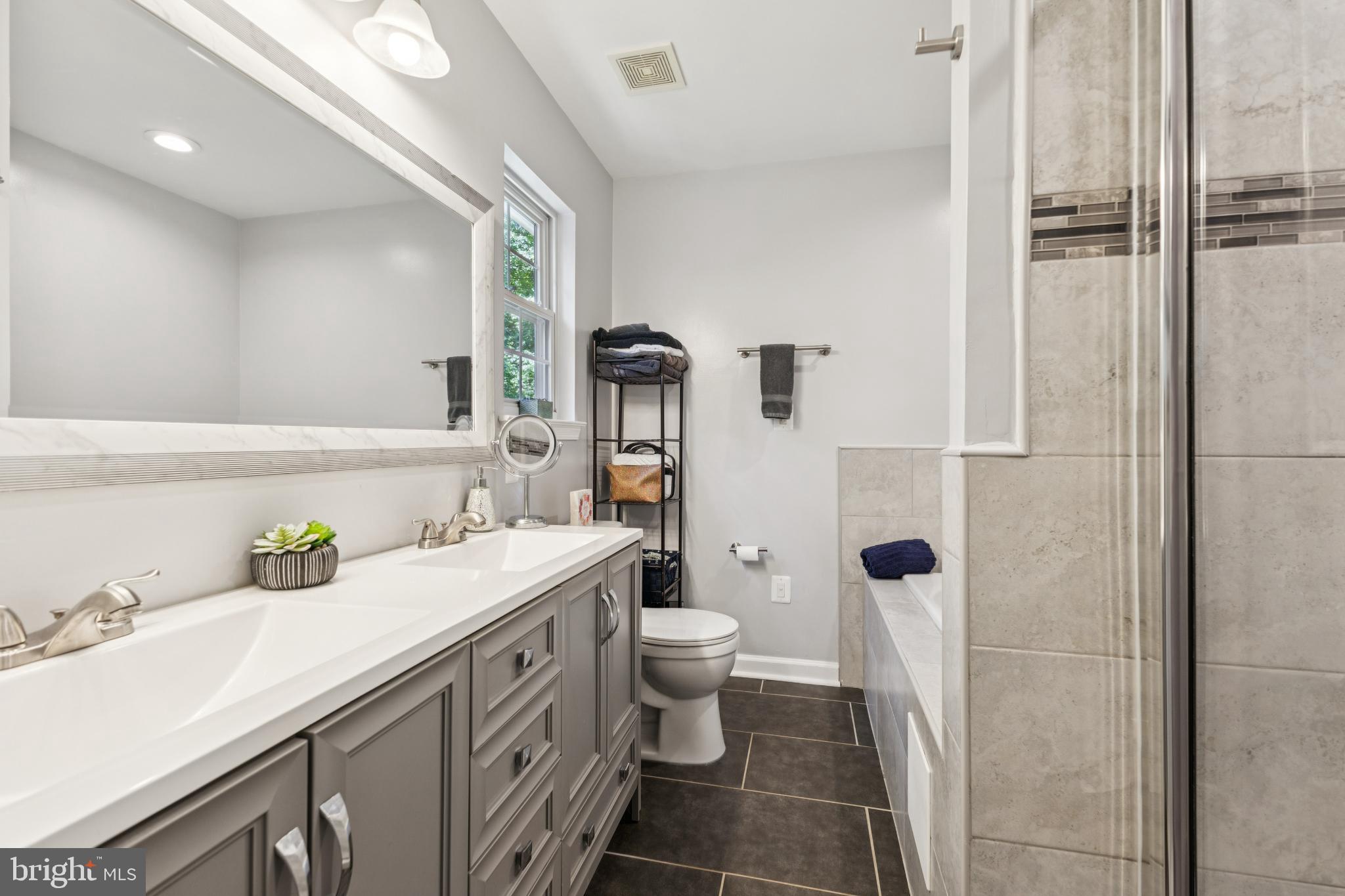 GRAHAM PARK SHORES - Residential