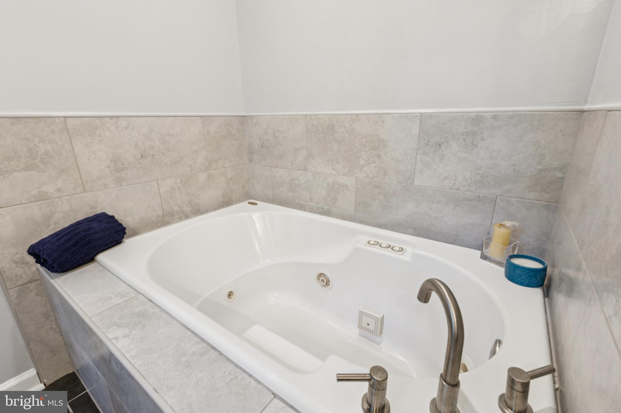 GRAHAM PARK SHORES - Residential