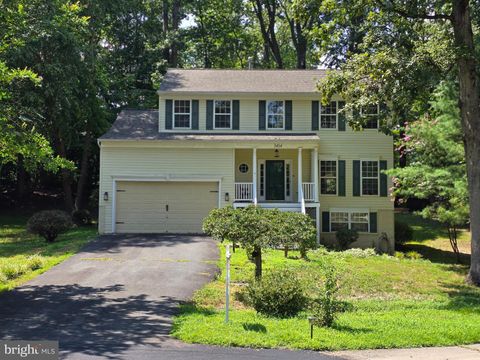 Photo of 3404 Holly Circle, TRIANGLE, VA 22172 (MLS # VAPW2118146)