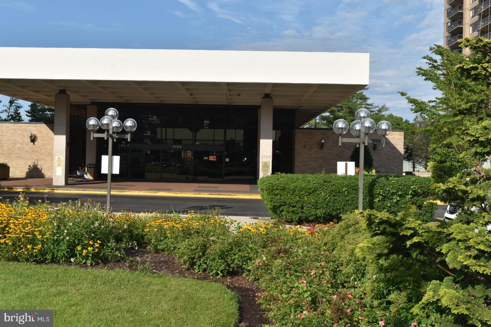 SKYLINE PLAZA - Residential Lease