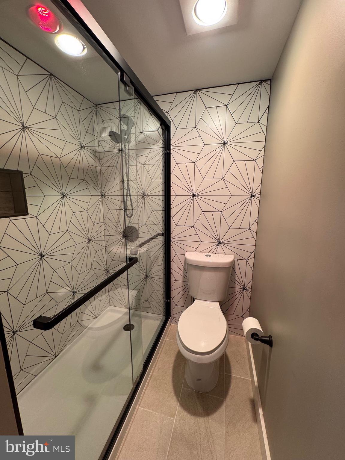 SKYLINE PLAZA - Residential Lease