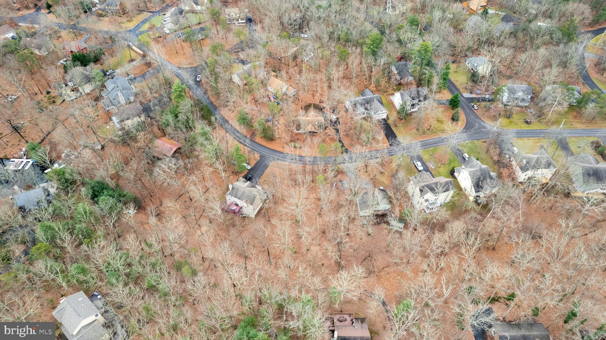 LAKE HOLIDAY ESTATES - Land