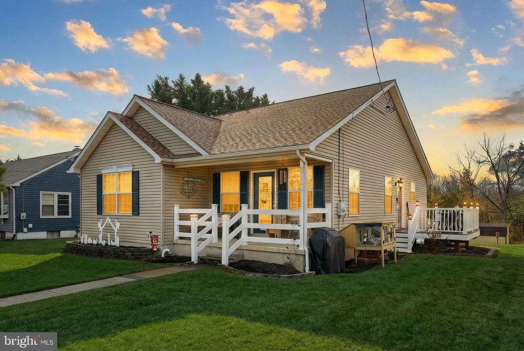 Photo of 486 W King Street, ABBOTTSTOWN, PA 17301 (MLS # PAAD2020774)