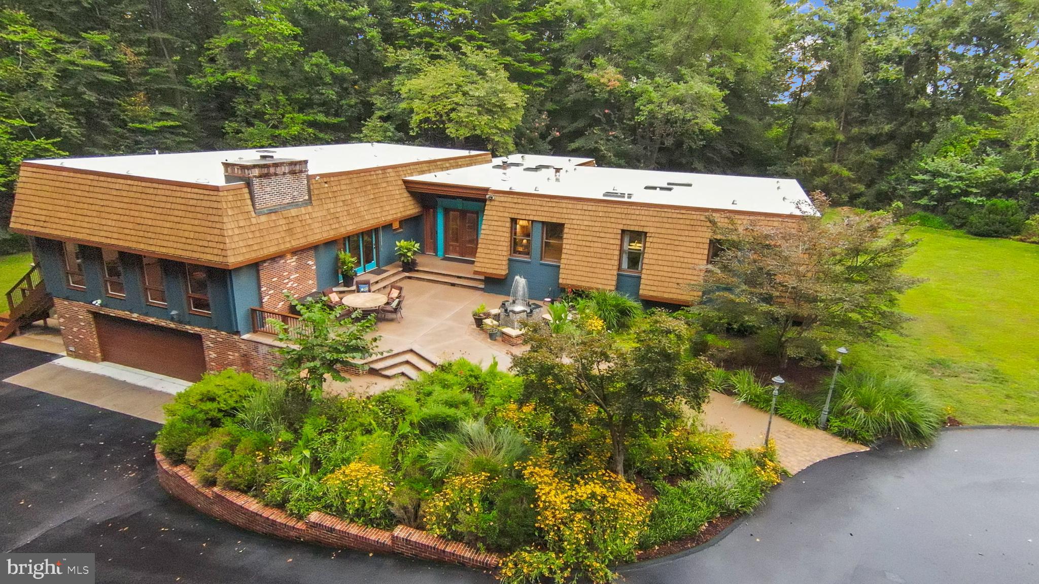 10916 THIMBLEBERRY LANE