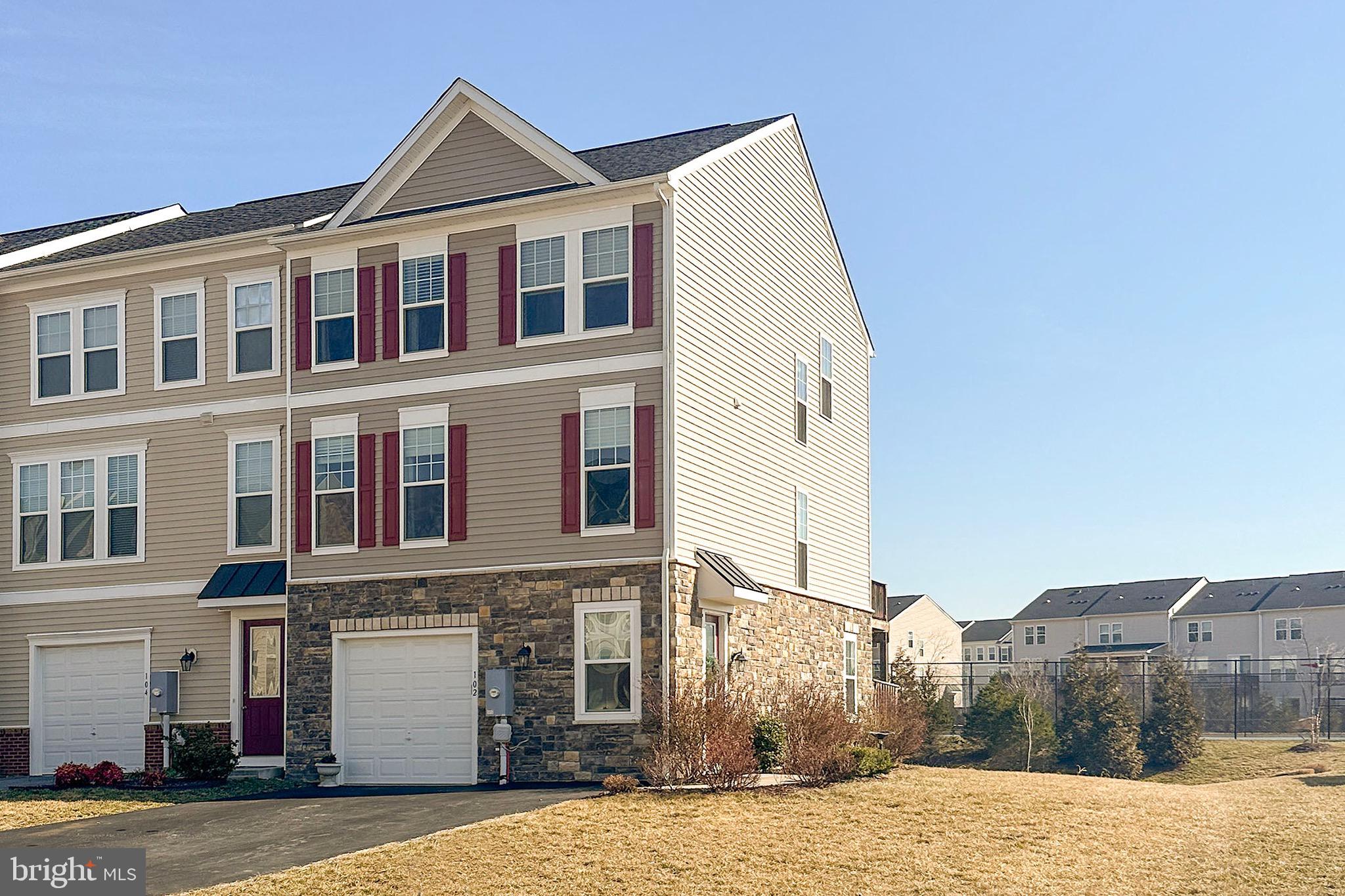 FIELDSTONE - Residential