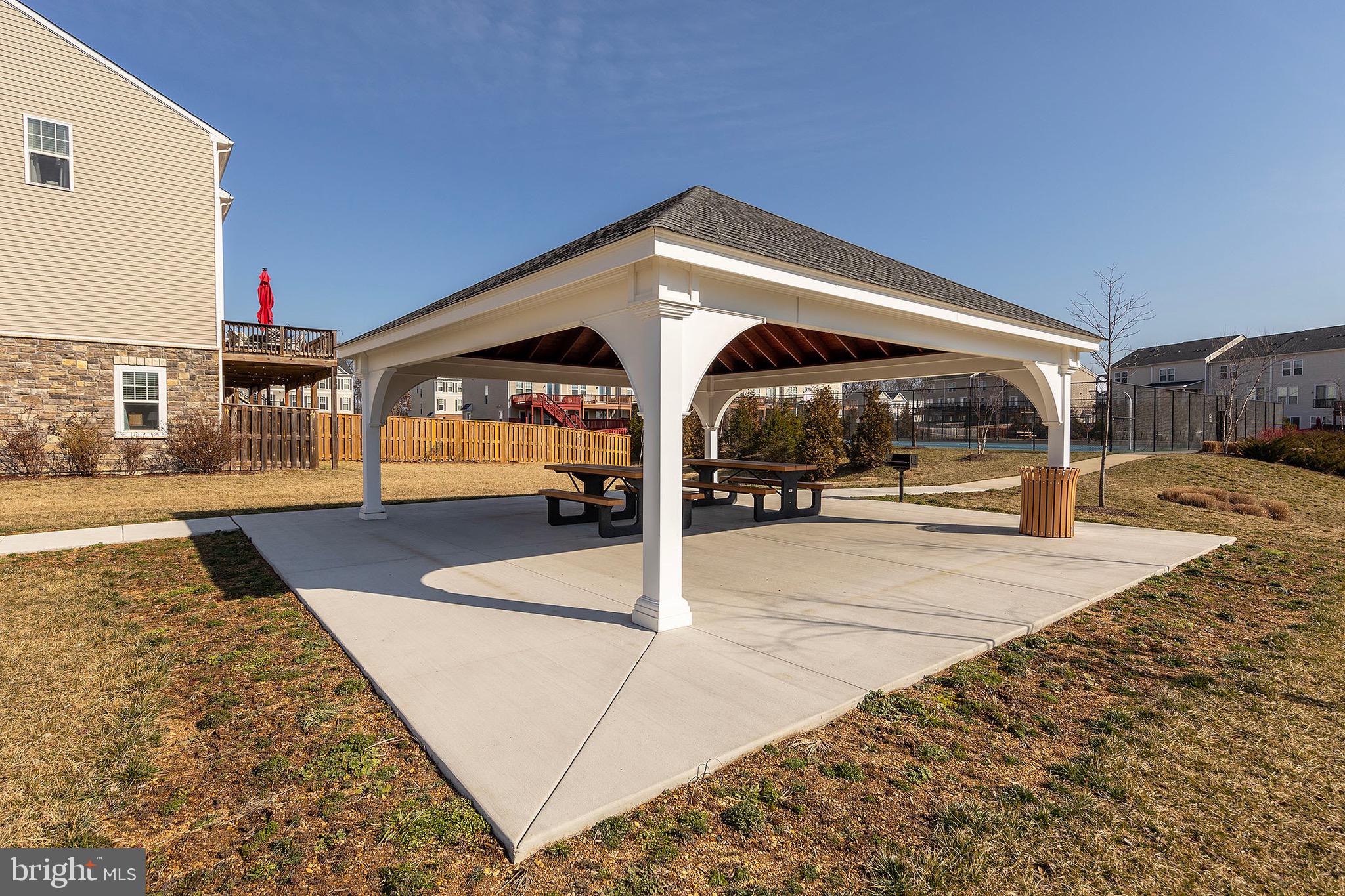 FIELDSTONE - Residential