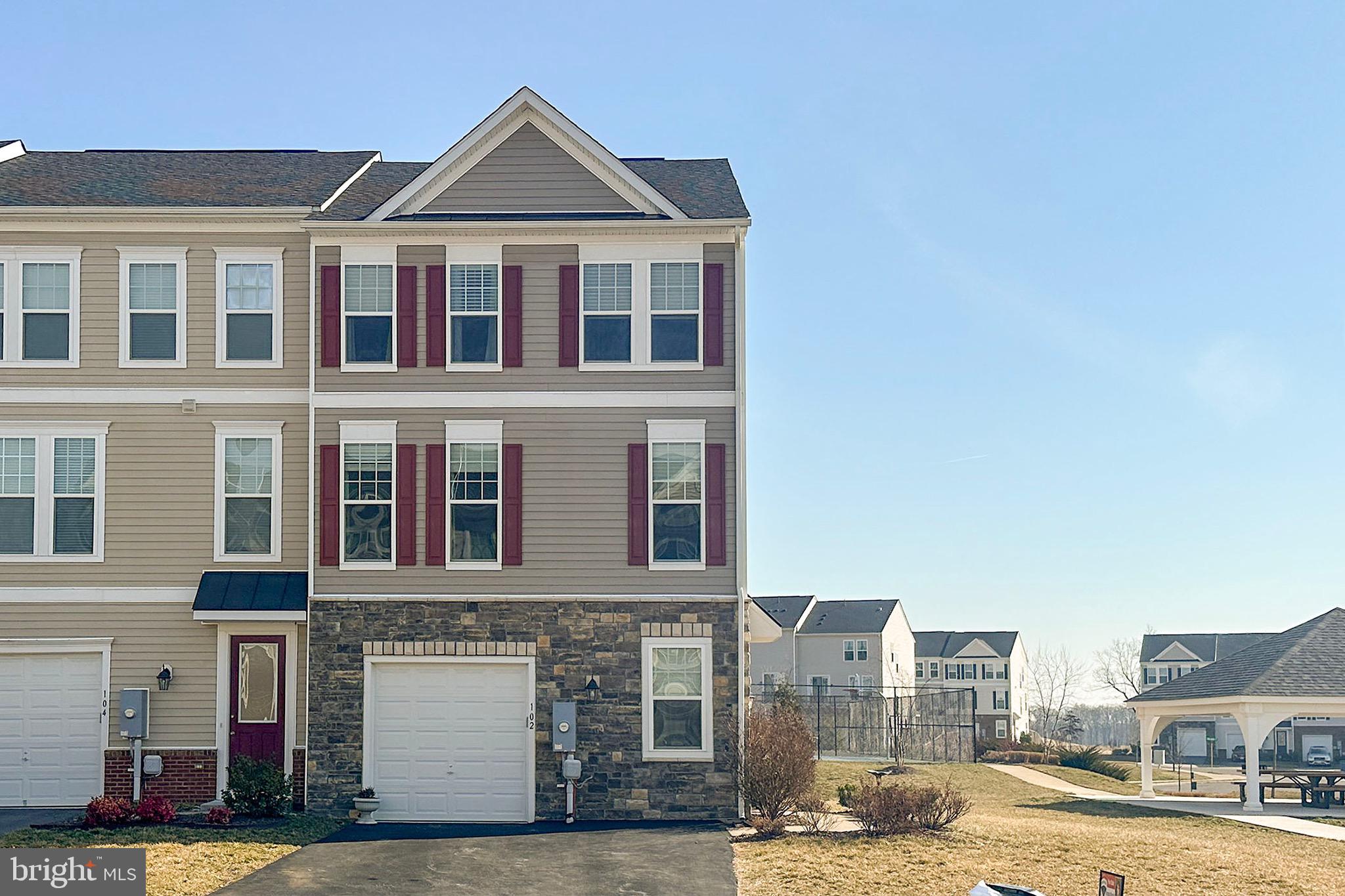 FIELDSTONE - Residential