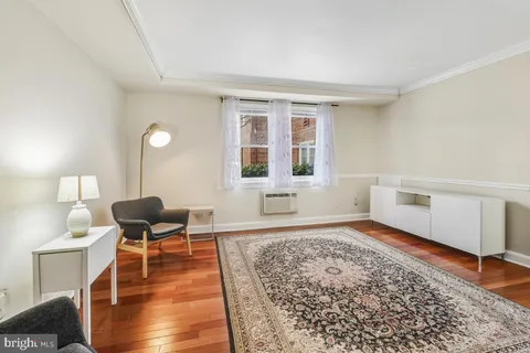 906 S Washington Street Unit 101, Alexandria, VA MLS: VAAX2053632