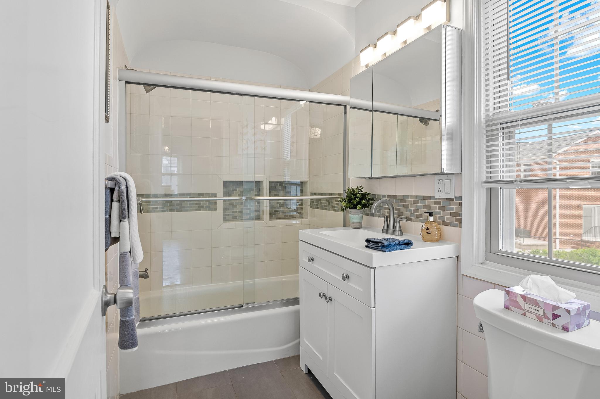 GREEN SPRING MANOR - Residential