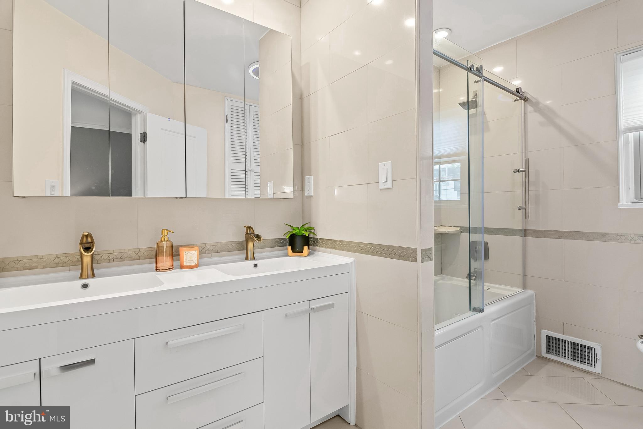 GREEN SPRING MANOR - Residential