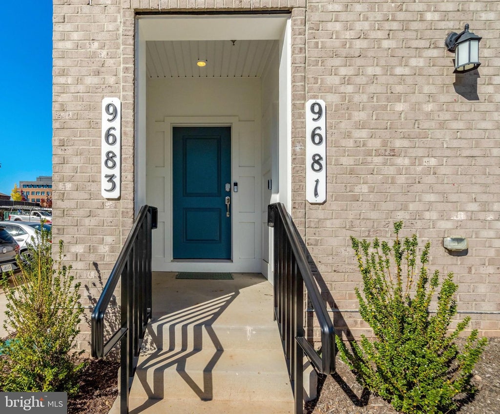 Photo of 9683 Swallowtail Lane, MANASSAS, VA 20110 (MLS # VAMN2012168)