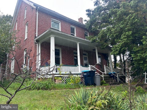 Townhouse For Sale - 37 W Pennsylvania Avenue<br/> STEWARTSTOWN, PA 17363