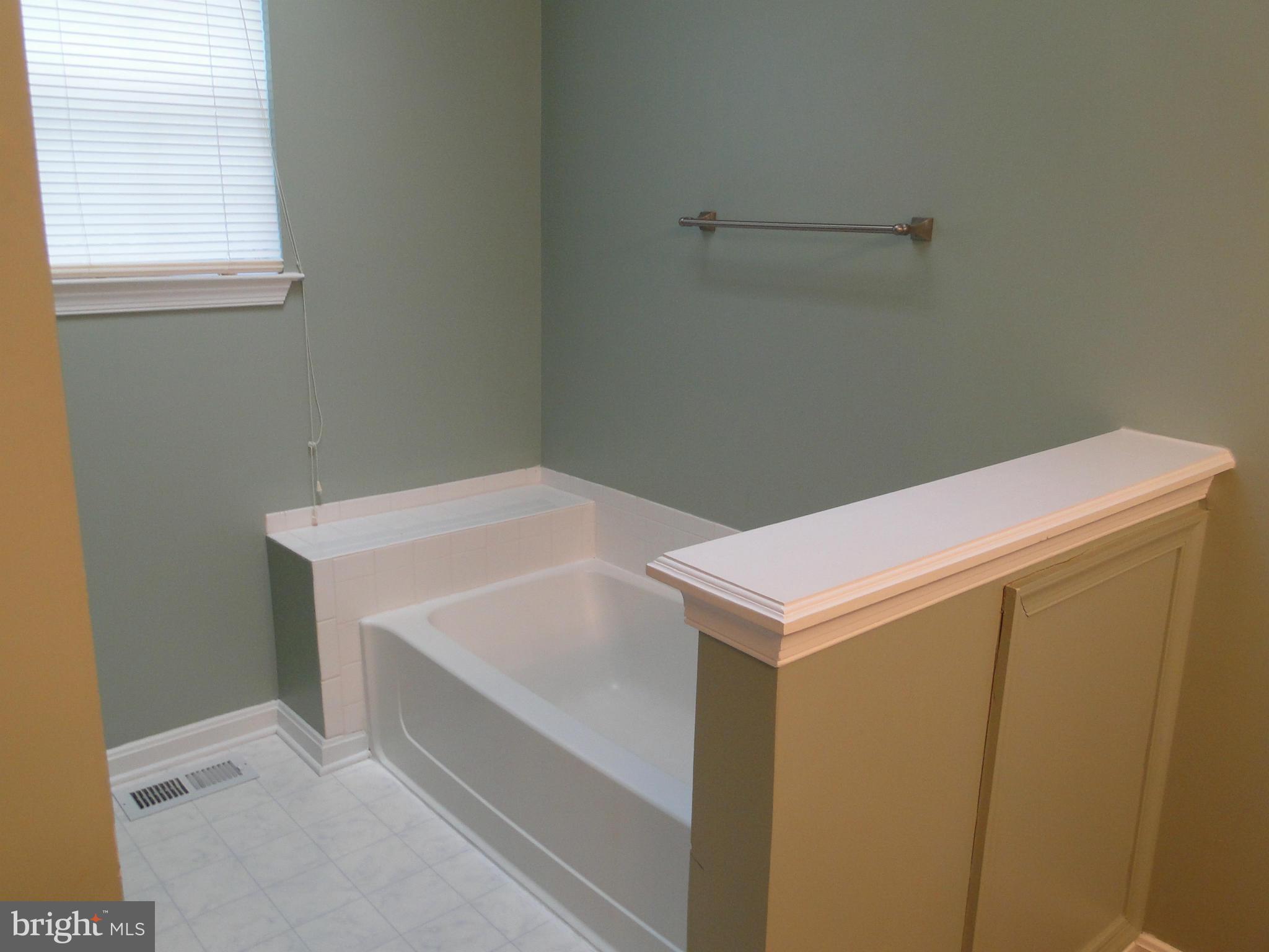 ST CHARLES SUB - HAMPSHIRE - Residential Lease