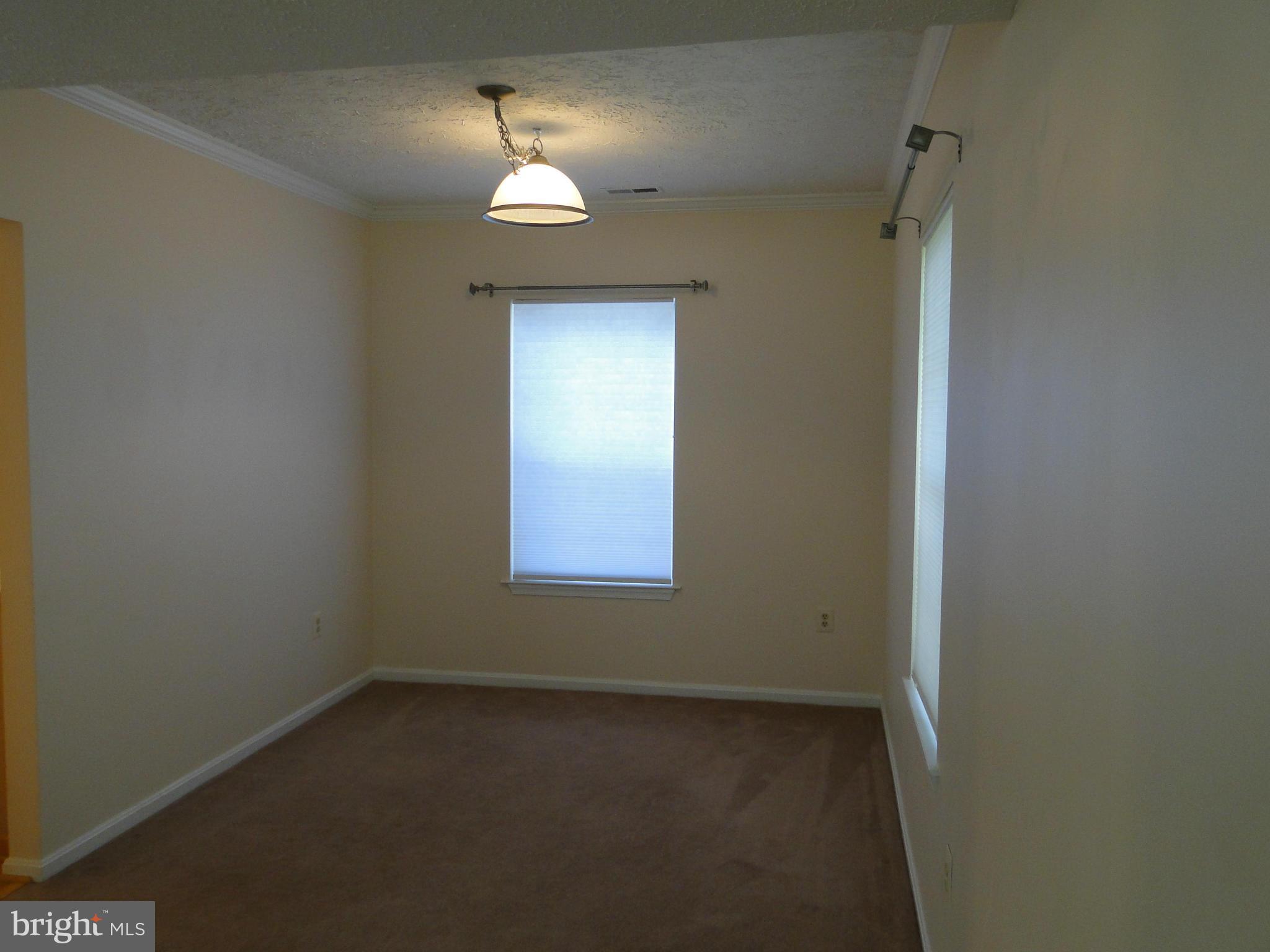 ST CHARLES SUB - HAMPSHIRE - Residential Lease