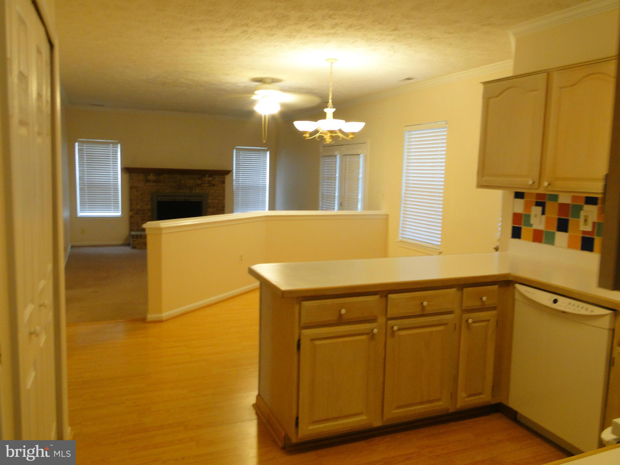 ST CHARLES SUB - HAMPSHIRE - Residential Lease