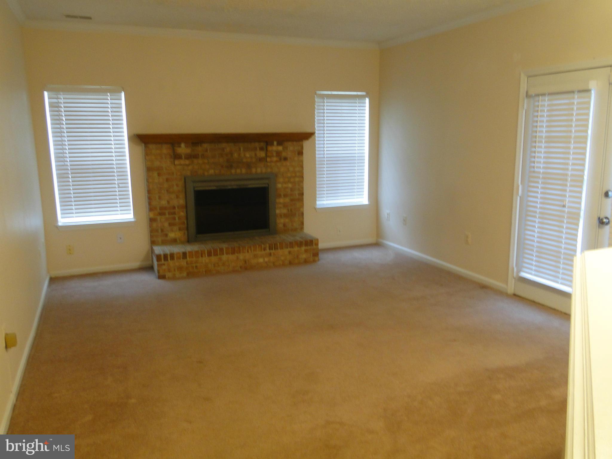 ST CHARLES SUB - HAMPSHIRE - Residential Lease