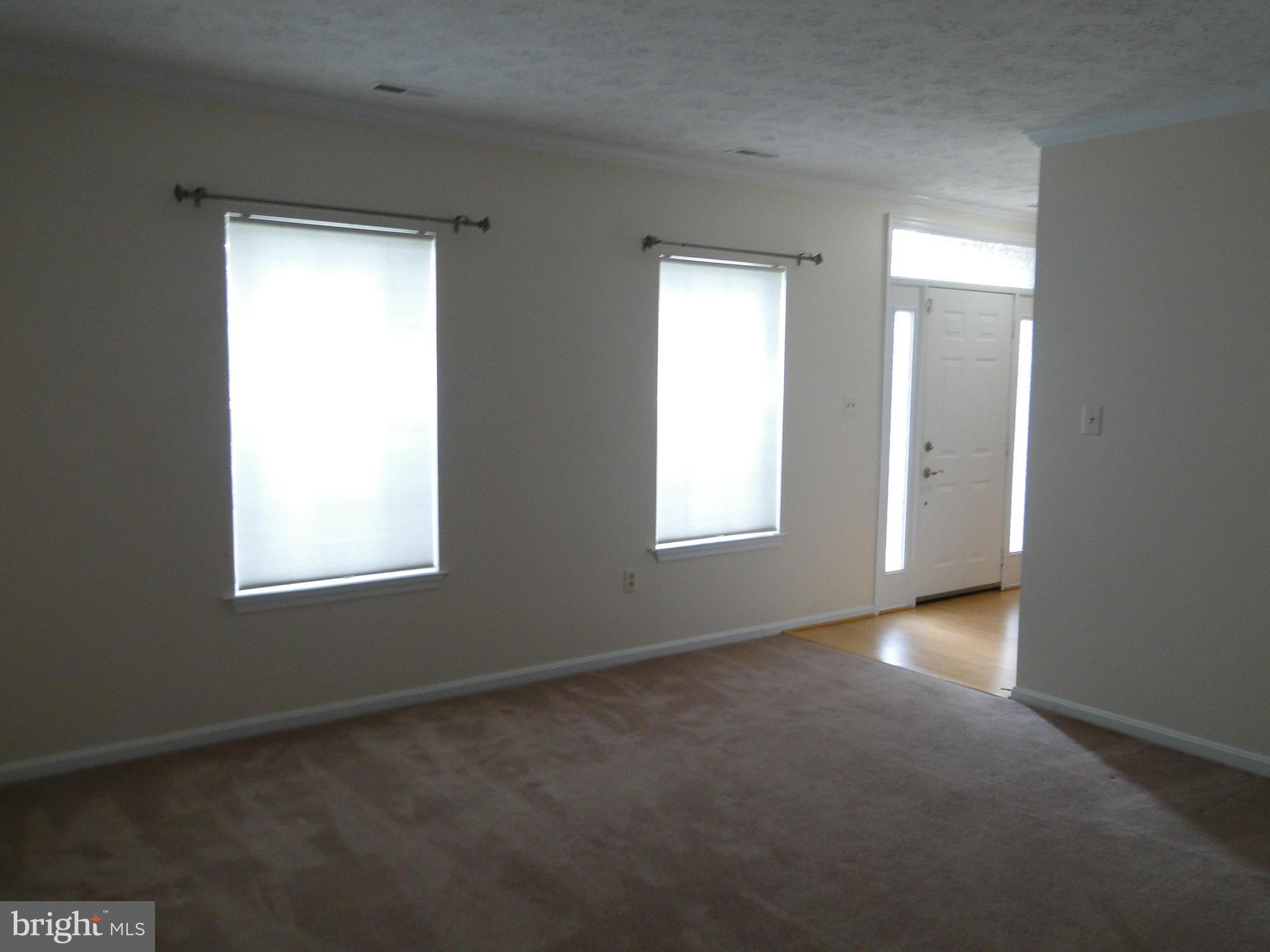 ST CHARLES SUB - HAMPSHIRE - Residential Lease