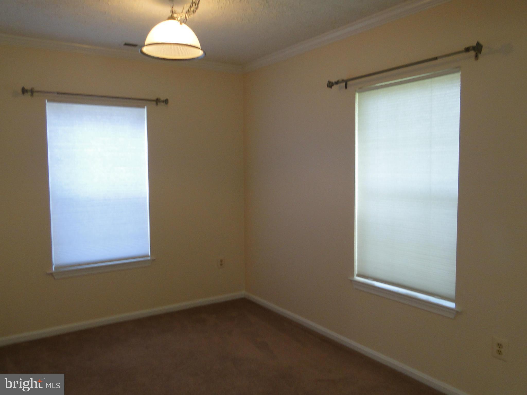 ST CHARLES SUB - HAMPSHIRE - Residential Lease