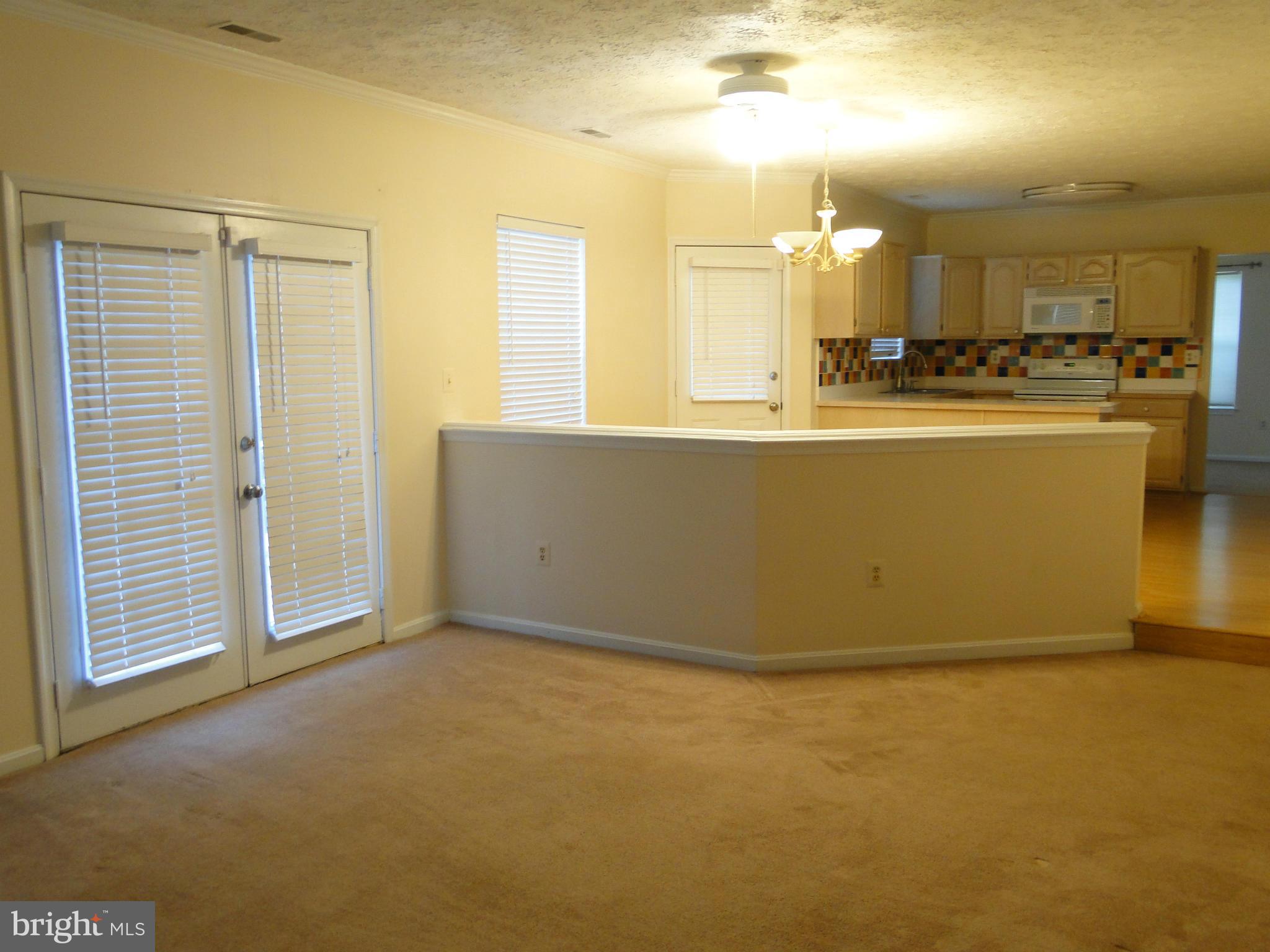 ST CHARLES SUB - HAMPSHIRE - Residential Lease