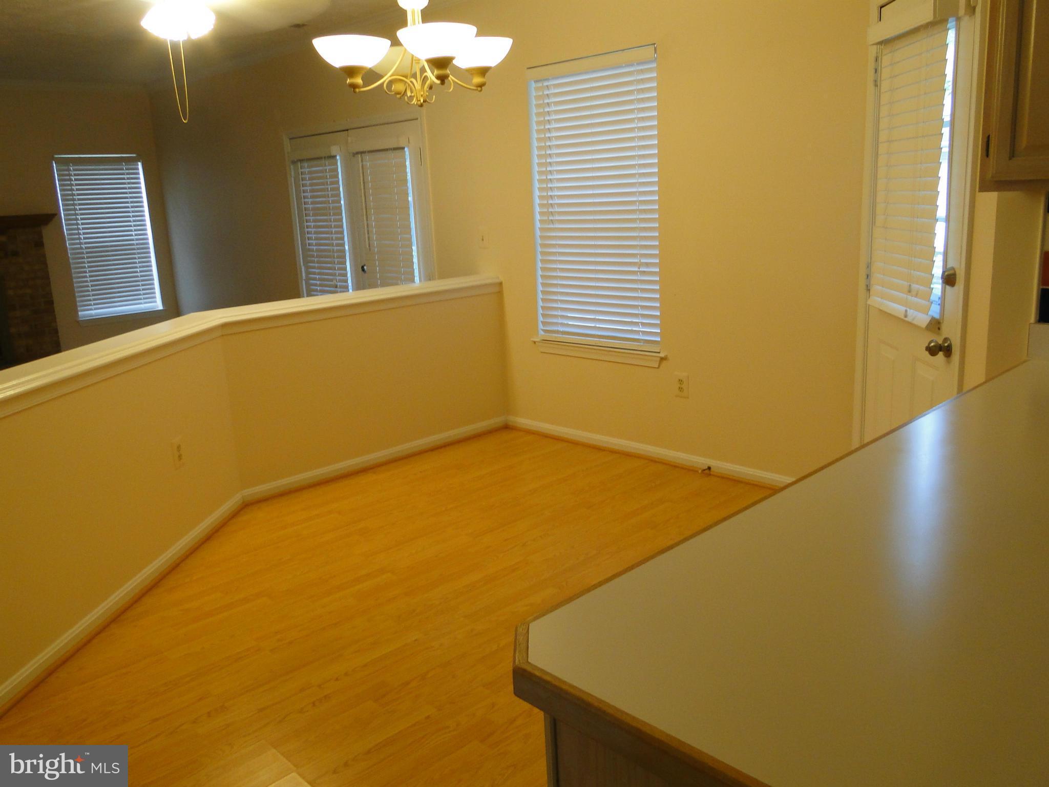 ST CHARLES SUB - HAMPSHIRE - Residential Lease