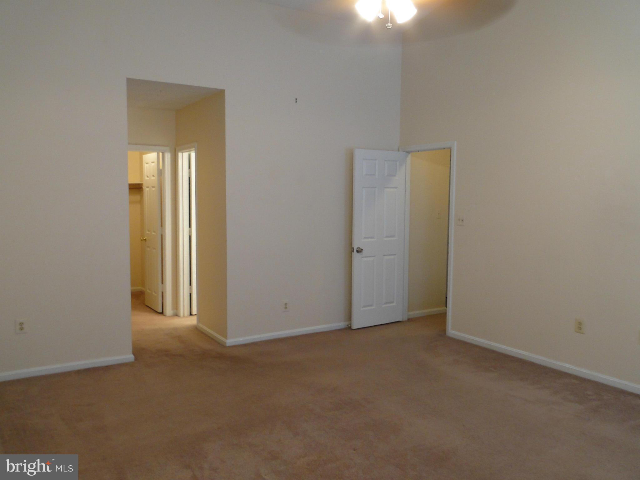 ST CHARLES SUB - HAMPSHIRE - Residential Lease