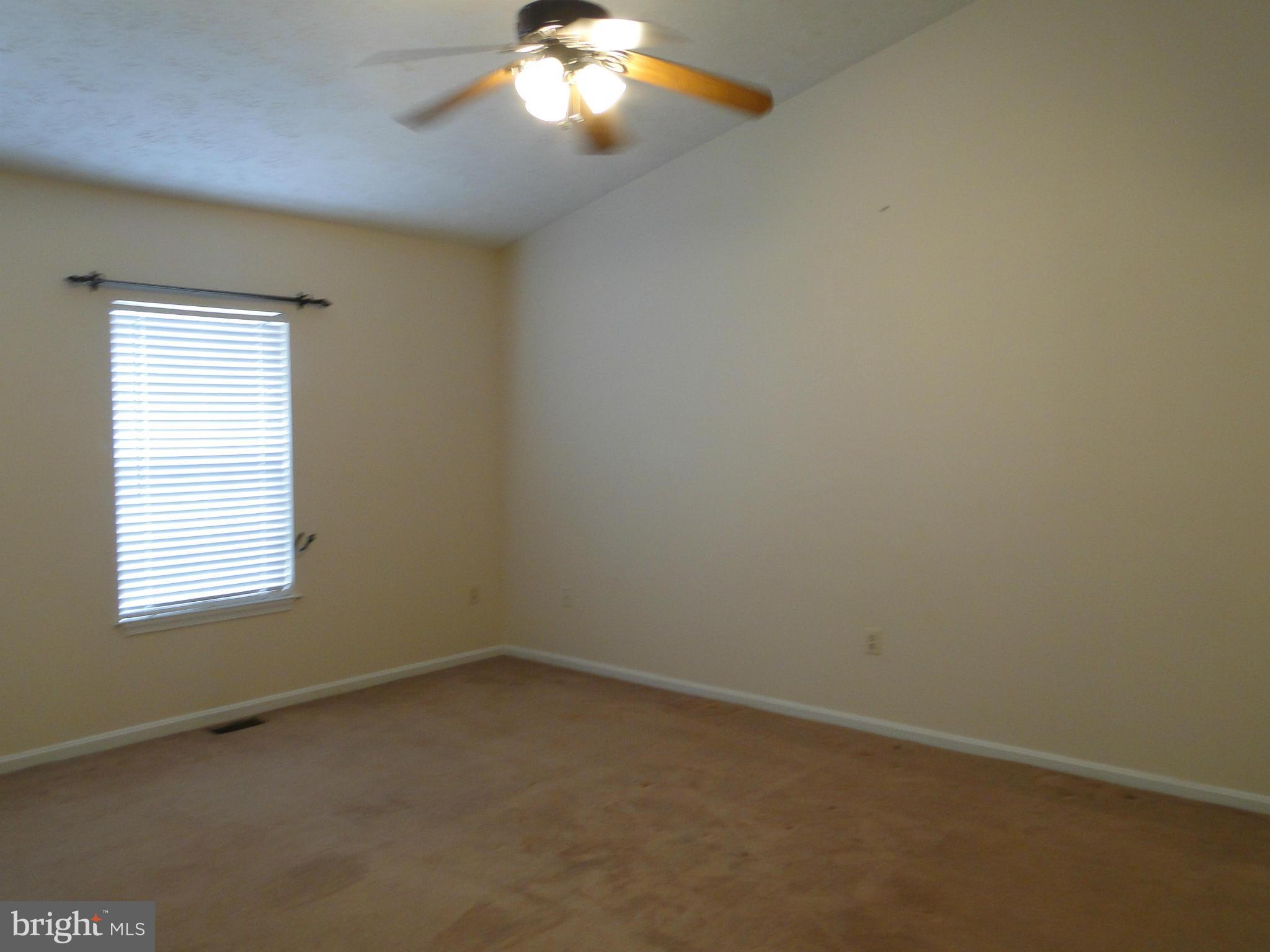 ST CHARLES SUB - HAMPSHIRE - Residential Lease