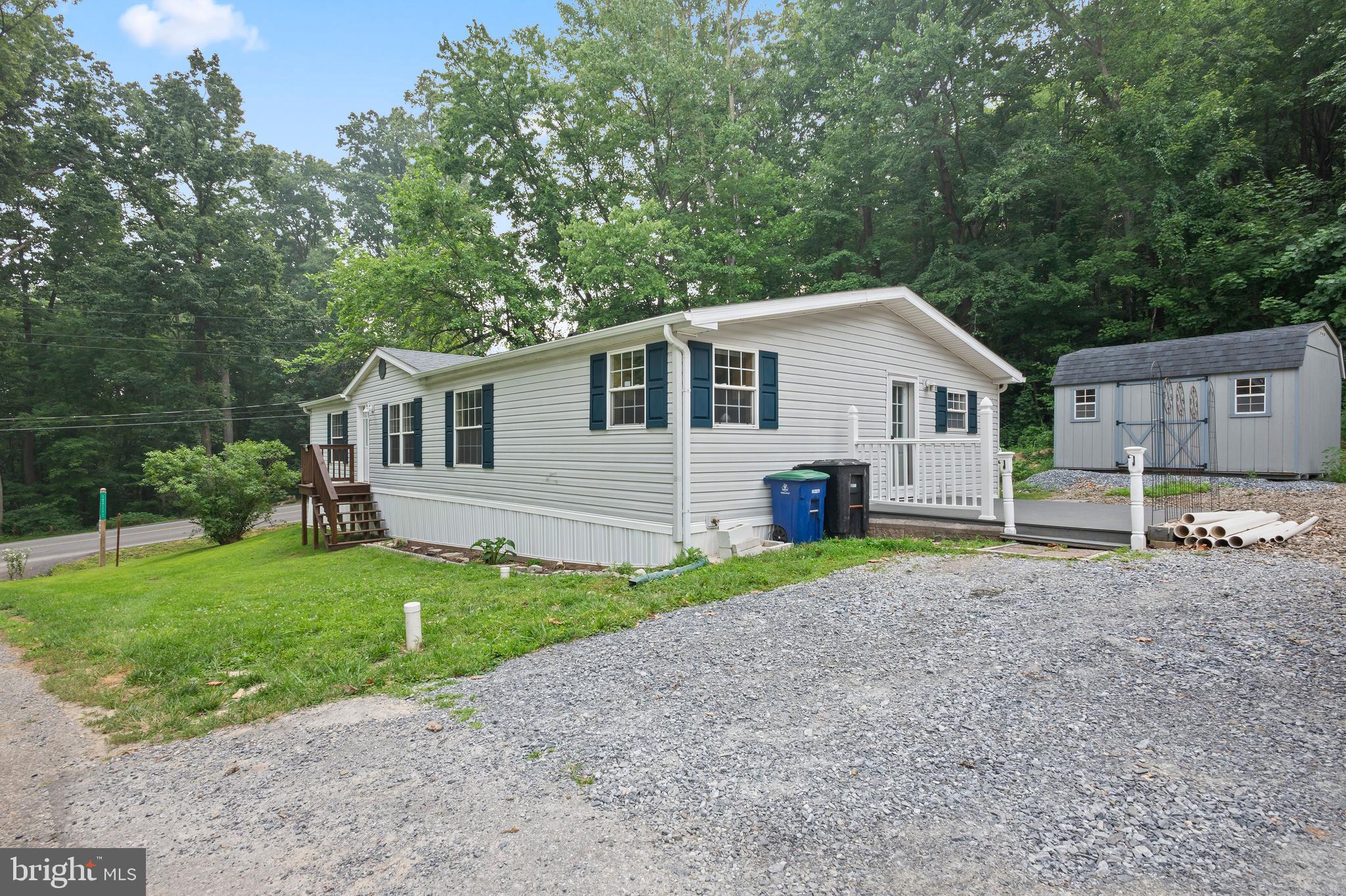 707 HILLSIDE DRIVE