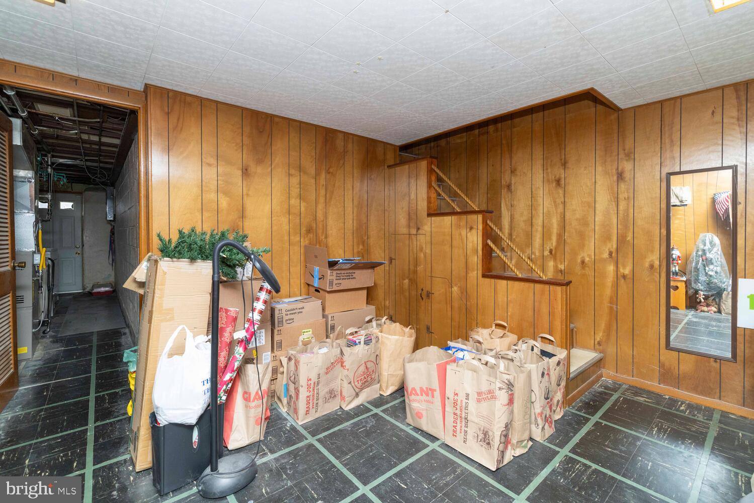 LAWNCREST - Residential