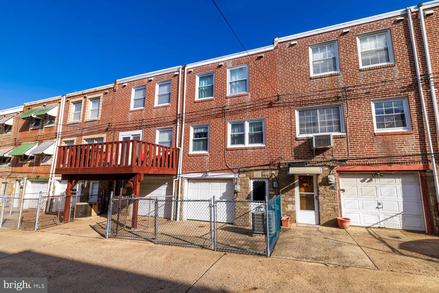 LAWNCREST - Residential