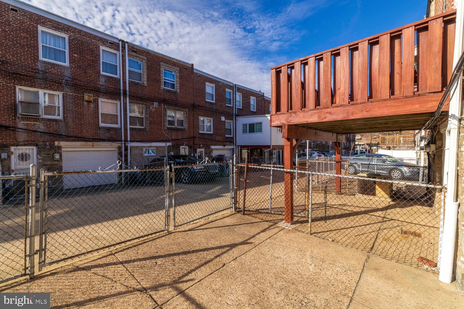 LAWNCREST - Residential