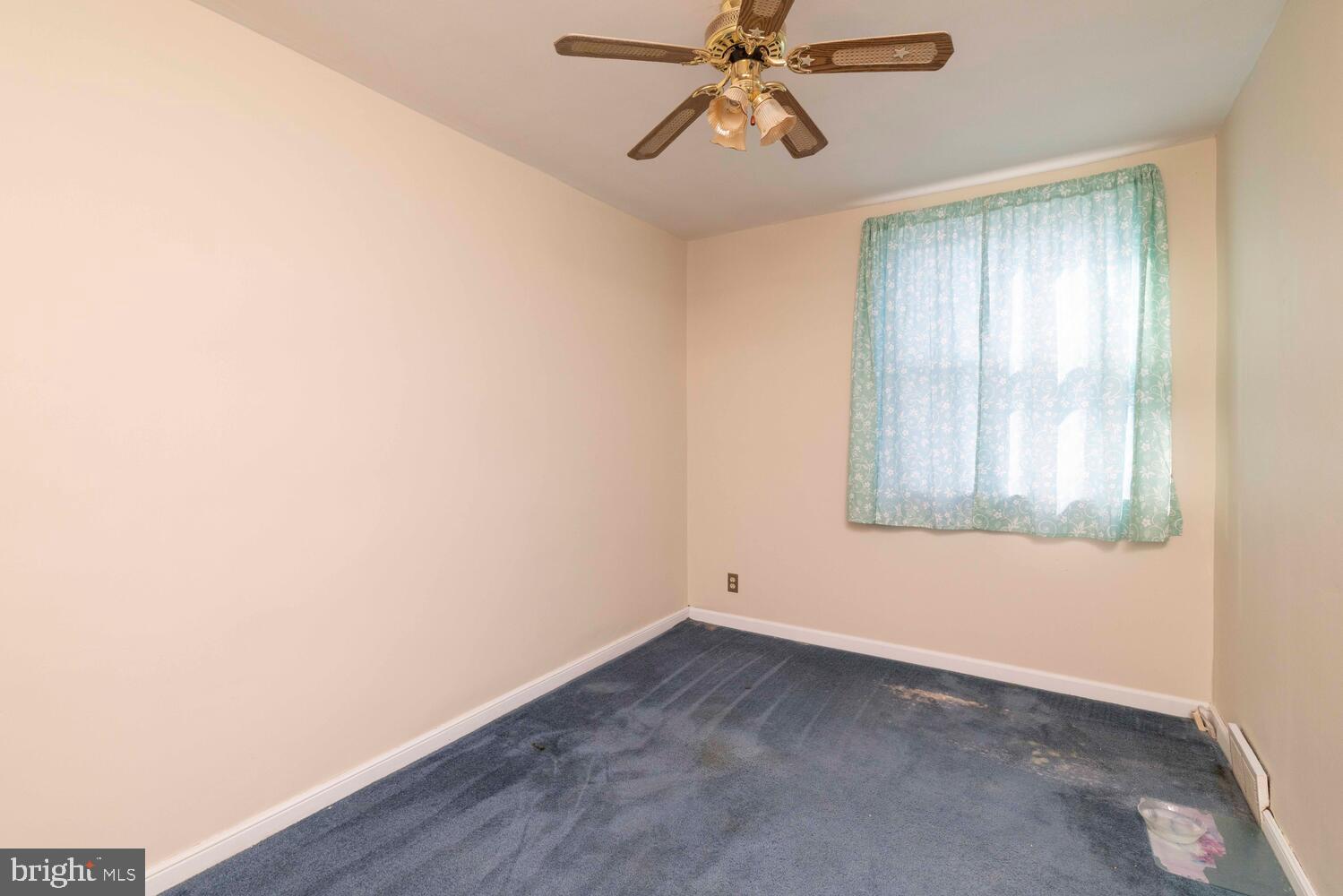 LAWNCREST - Residential