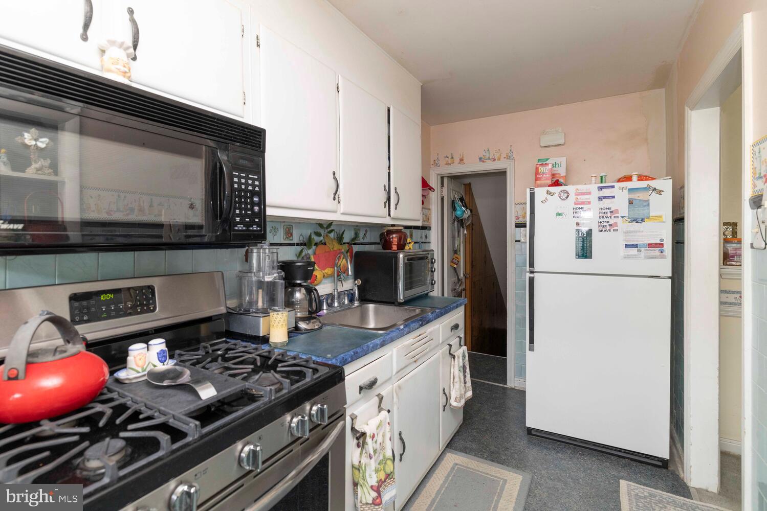 LAWNCREST - Residential