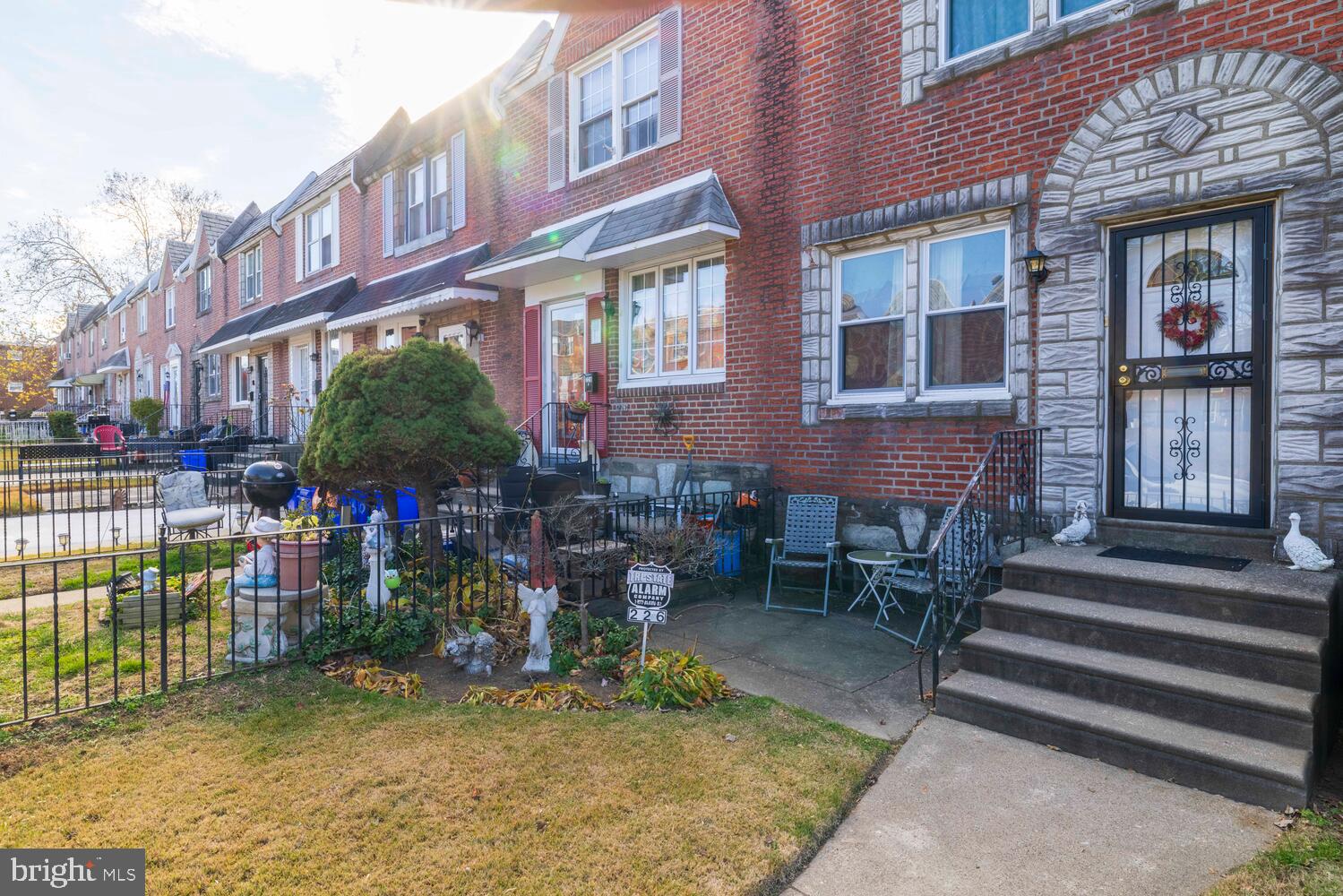 LAWNCREST - Residential