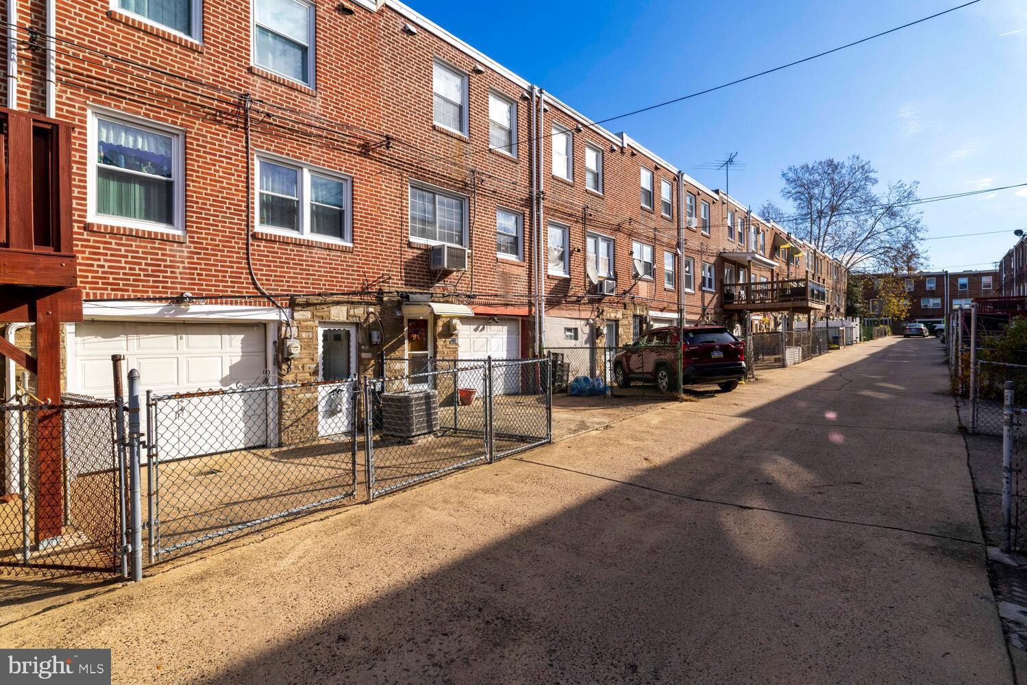 LAWNCREST - Residential