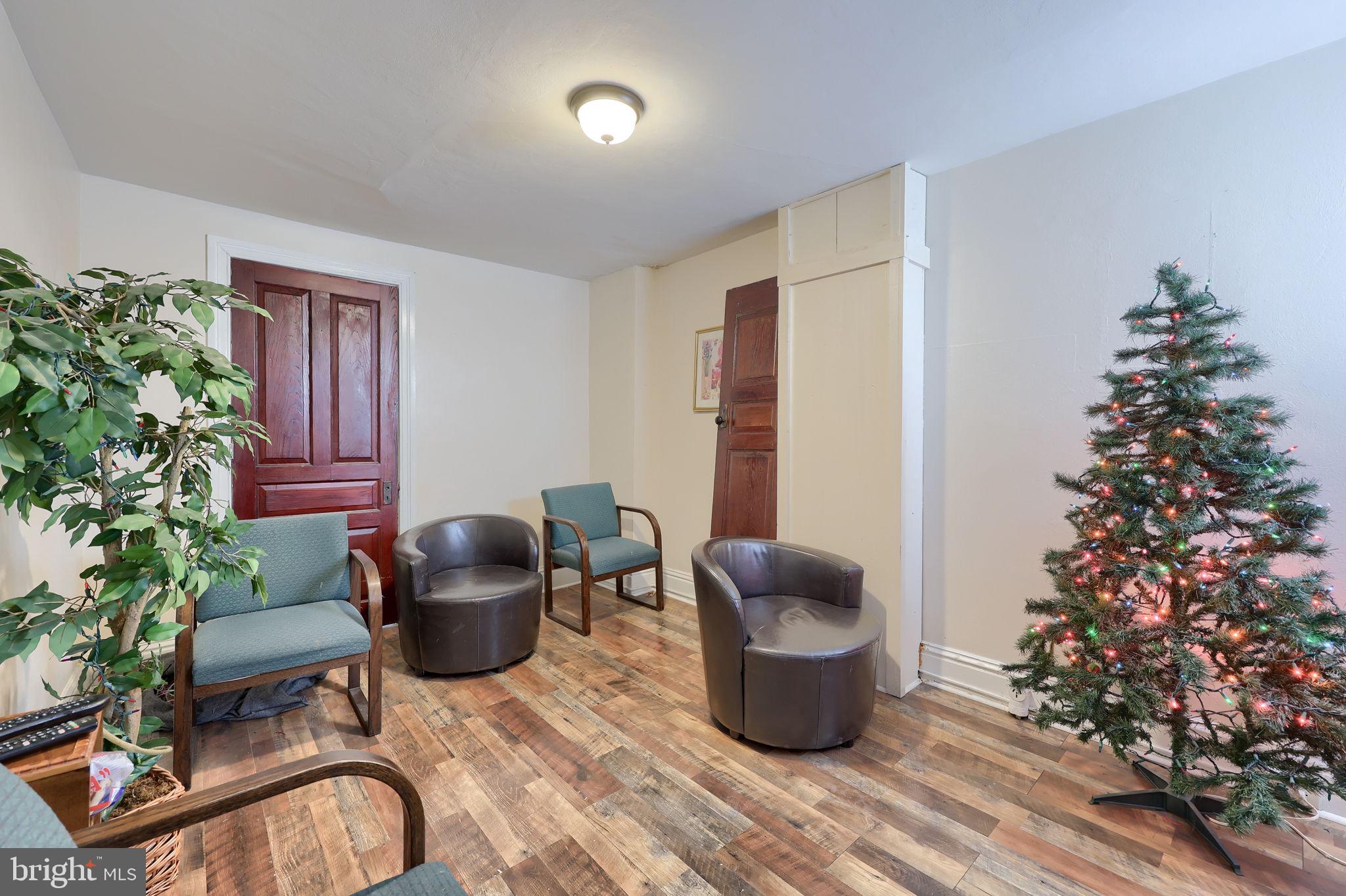 THE AVENUES - Residential Income