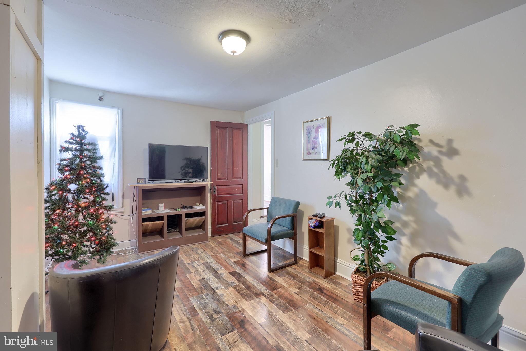 THE AVENUES - Residential Income