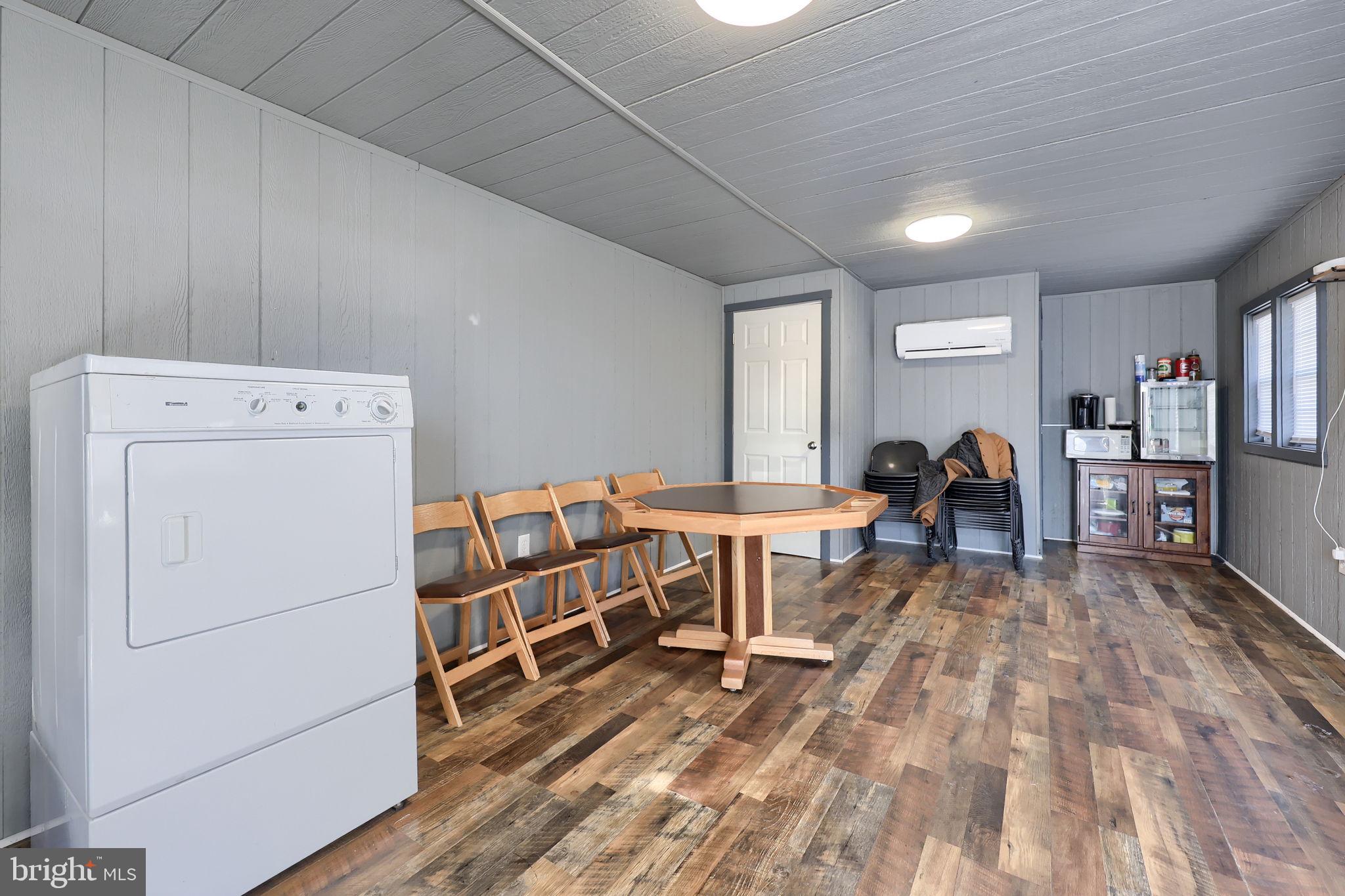 THE AVENUES - Residential Income