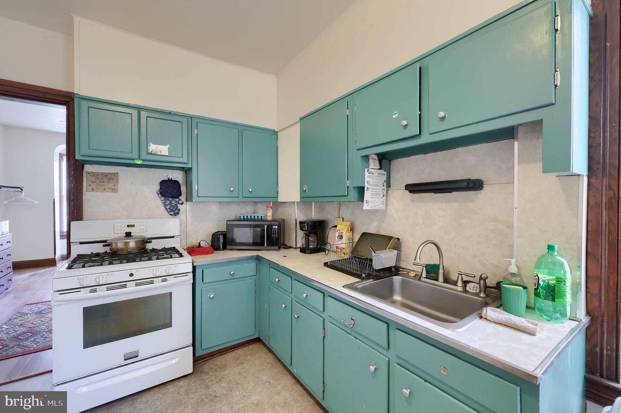 THE AVENUES - Residential Income