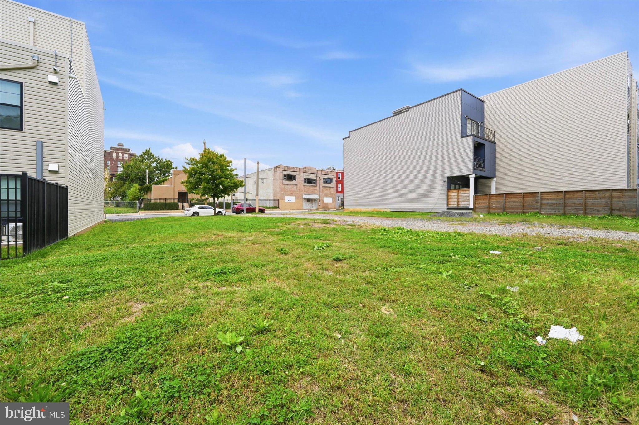 855 N 40TH STREET