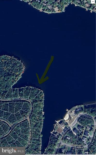 LAKE HOLIDAY ESTATES - Land