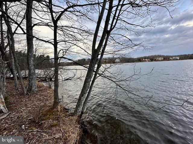 LAKE HOLIDAY ESTATES - Land