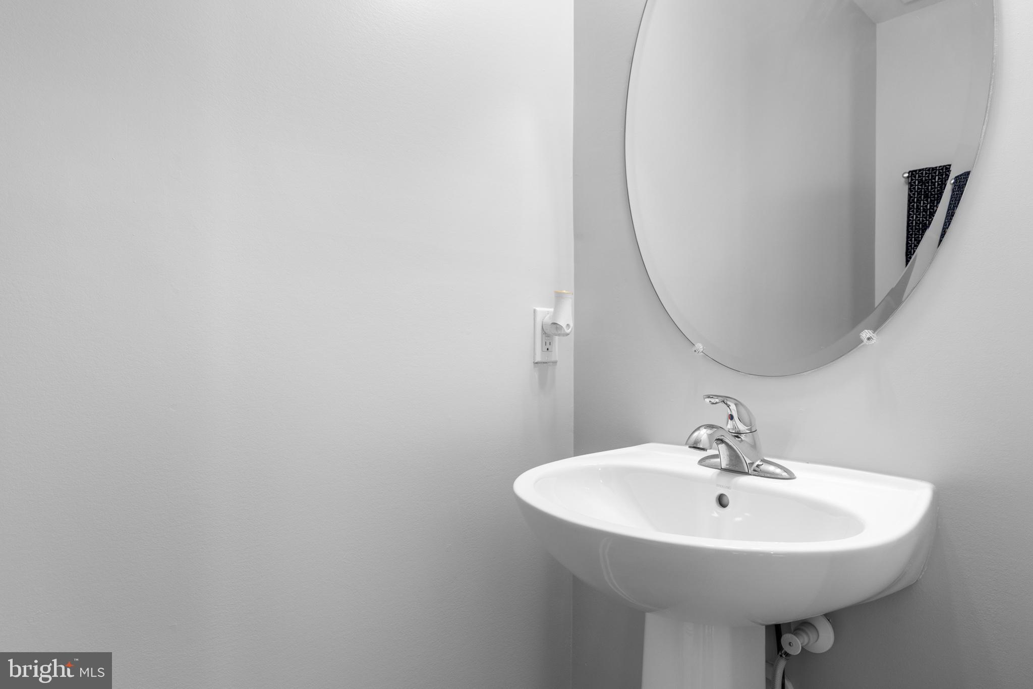 WHISPERING PINES - Residential