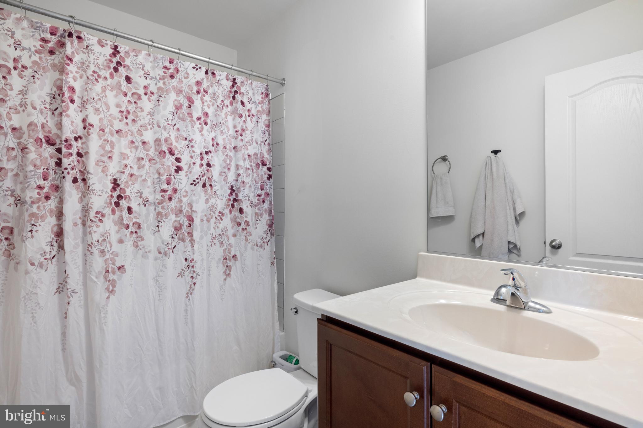 WHISPERING PINES - Residential