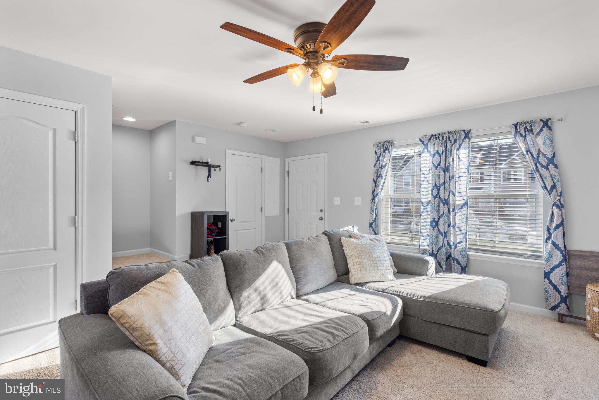 WHISPERING PINES - Residential