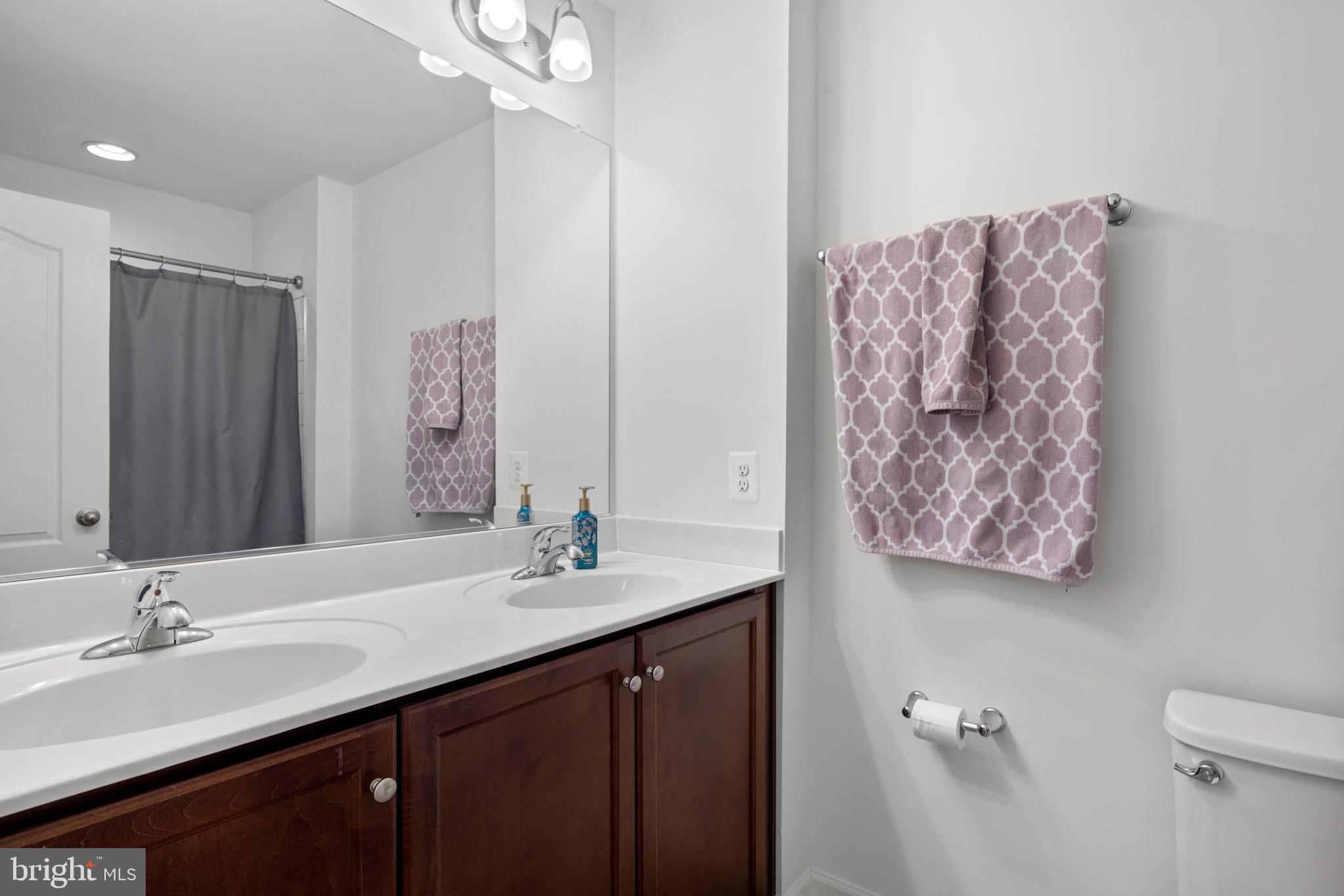 WHISPERING PINES - Residential