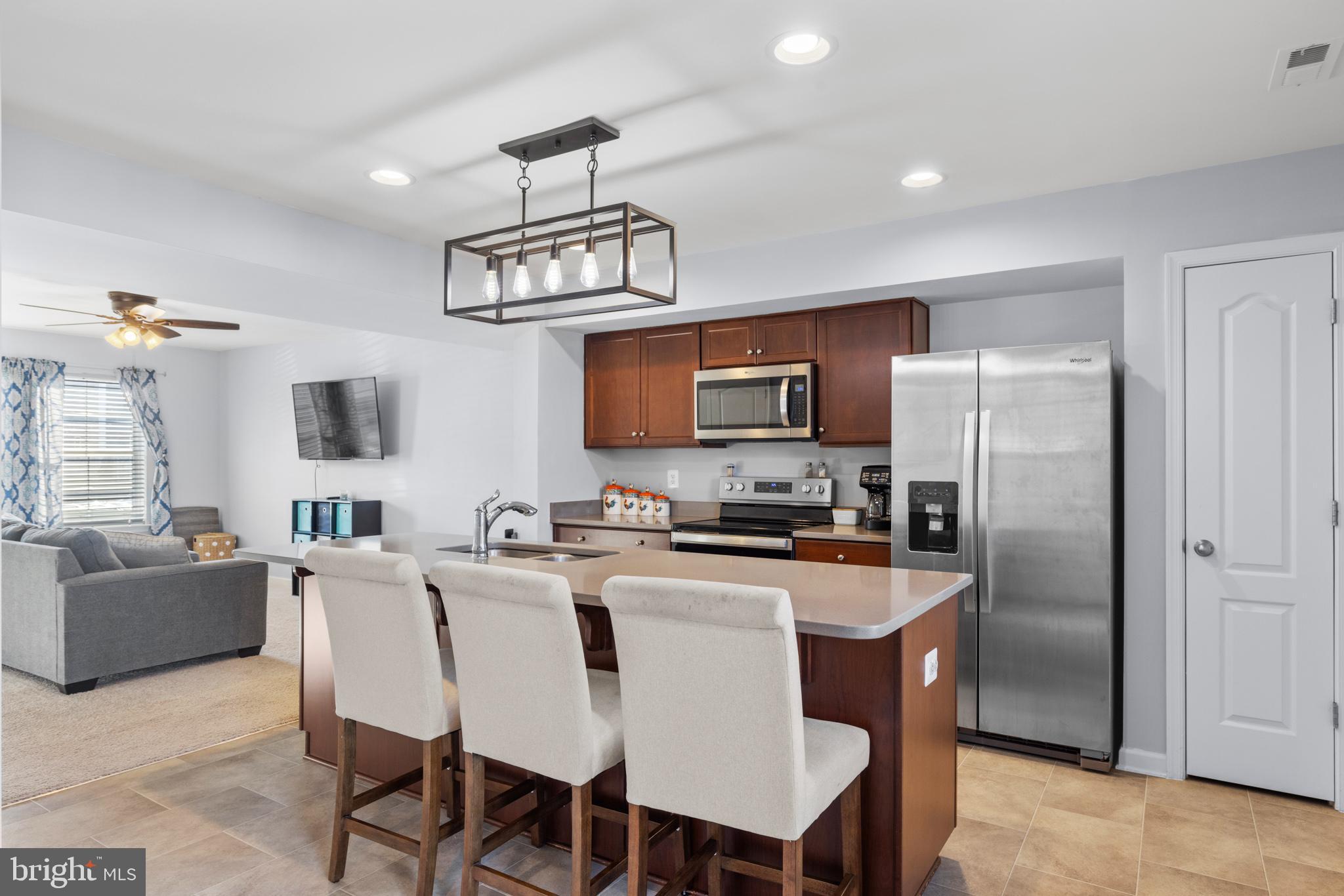 WHISPERING PINES - Residential