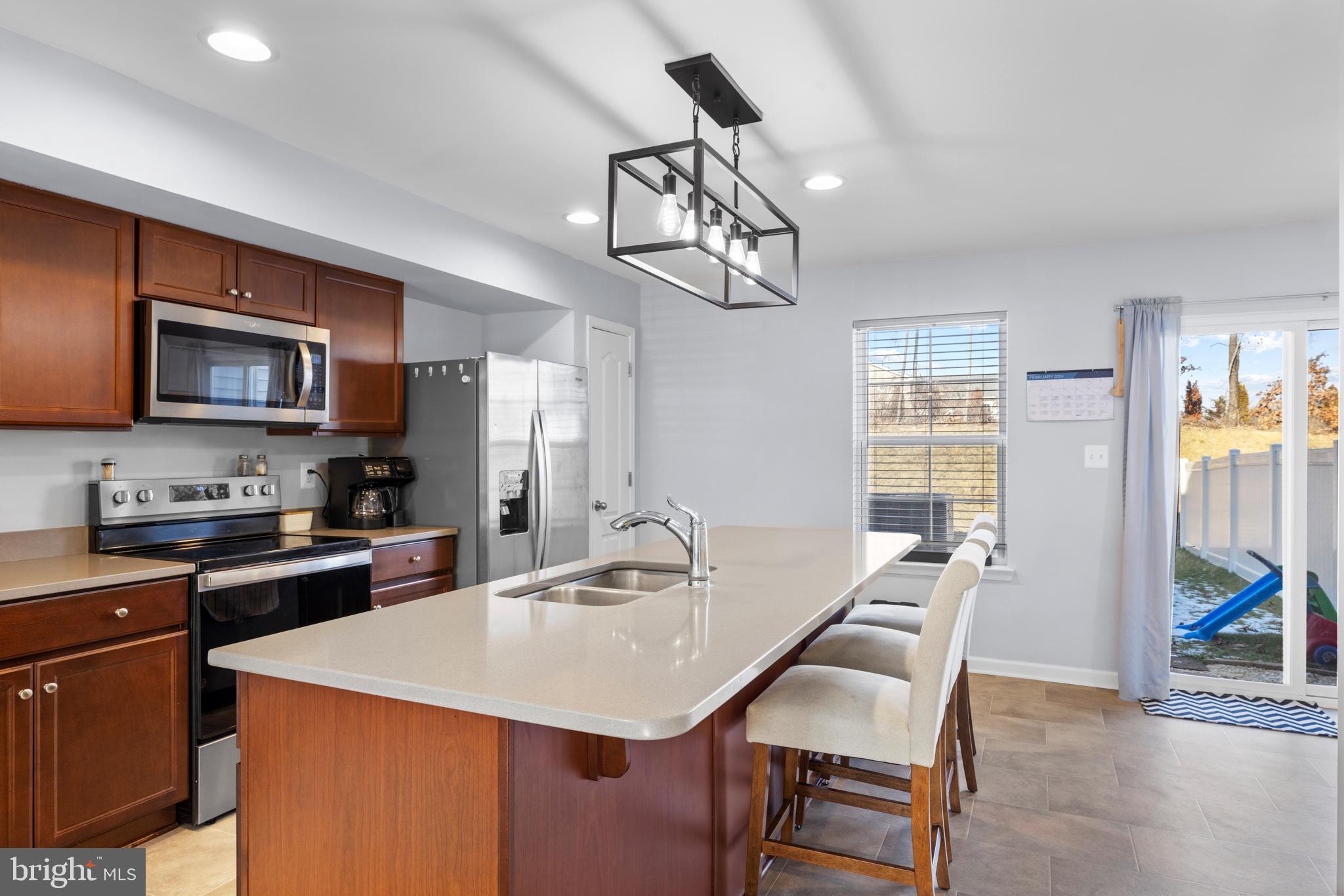 WHISPERING PINES - Residential